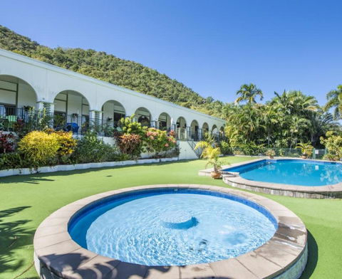 AFFORDABLE ISLAND ESCAPE! Queen Studio, Nelly Bay - Accommodation Search 0