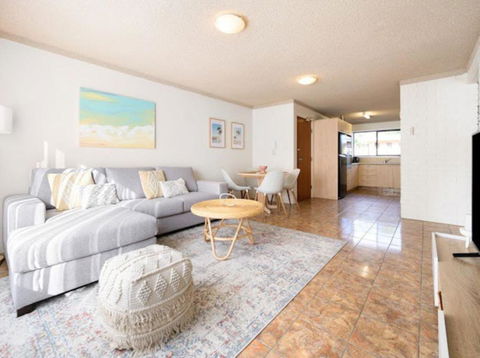 Affordable Relaxing GC Getaway - Accommodation Search 0
