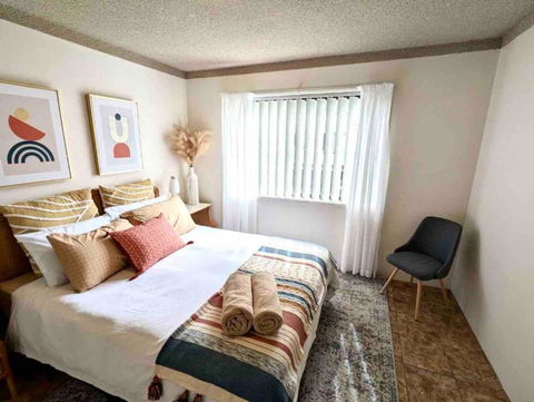 Affordable Relaxing GC Getaway - Accommodation Search 1