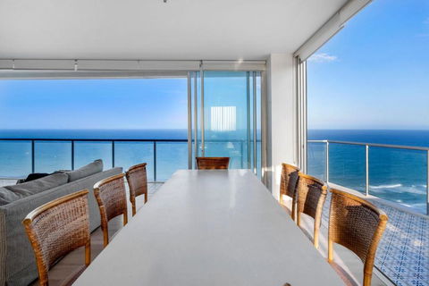 Air On Broadbeach 2 Level Private Apartment - CoastHM - Accommodation Search 3