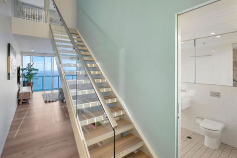 Air On Broadbeach 2 Level Private Apartment - CoastHM - Accommodation Search 4