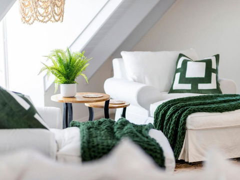 Absolute Beachfront Family Size Home - Accommodation Search 3