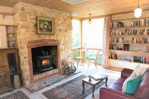 Adelaide Hills Camellia Cottage Wifi - Accommodation Search 0