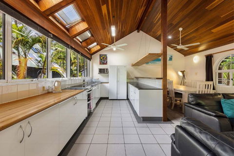 A Perfect Stay - Clarkes Beach Villa - Accommodation Search 2