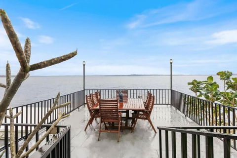 Absolute Waterfront Hidden Gem Toukley - Accommodation Search 0