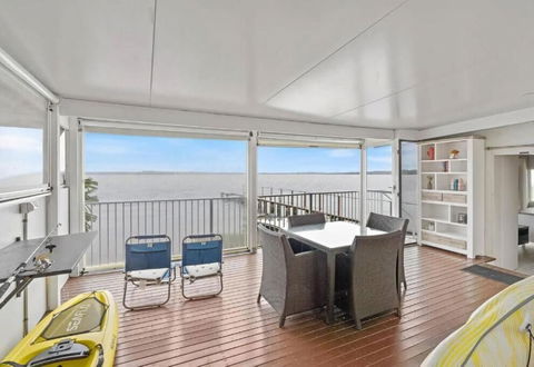Absolute Waterfront Hidden Gem Toukley - Accommodation Search 1