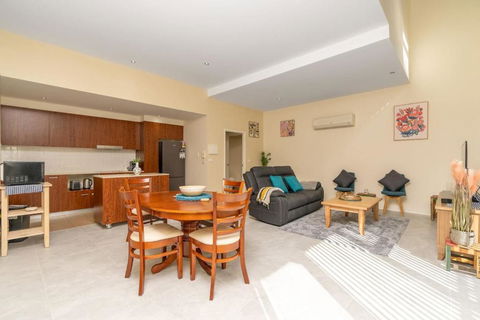 Absolutely Spacious APT Unit Between ANU And City - Accommodation Search 0