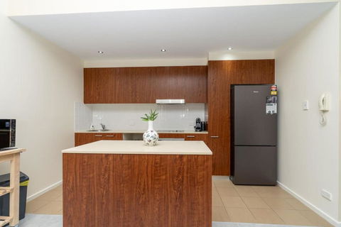 Absolutely Spacious APT Unit Between ANU And City - Accommodation Search 3