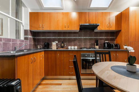 A Carlton Classic - Quaint Inner-City Getaway - Accommodation Search 2