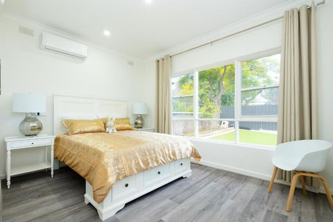 Adelaide Escape And Business-3Bath Full Kitchen Fast Wifi 3TV-for Large Families And Group - Accommodation Search 1