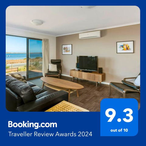 Absolute Waterfront Views And Kayaks - Accommodation Search 3