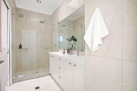 Affordable Luxury By The River - Accommodation Search 2