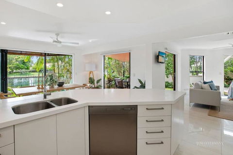Affordable Luxury By The River - Accommodation Search 4