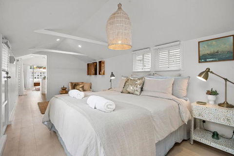 A Perfect Stay - The Boat House - Accommodation Search 0