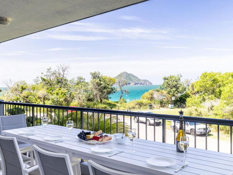 Albacore 3 Waterfront Pool Lift And Views - Accommodation Search 0