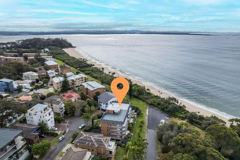Albacore 3 Waterfront Pool Lift And Views - Accommodation Search 1