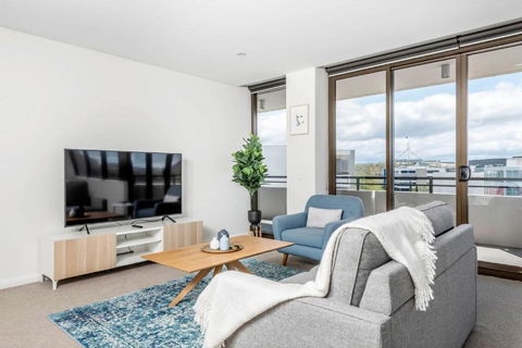 Amazing View In Large Apartment Barton ACT - Accommodation Search 4