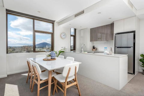 Amazing View In Large Apartment Barton ACT - Accommodation Search 3