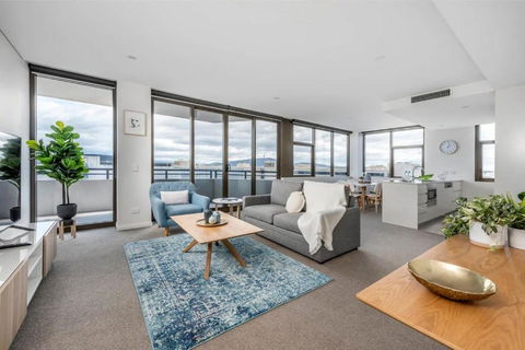 Amazing View In Large Apartment Barton ACT - Accommodation Search 1