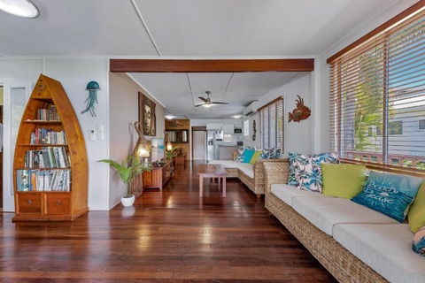 Airlie Getaway - Airlie Beach - Accommodation Search 4