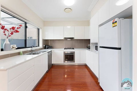 Aircabin - Carlingford - Sydney - 4 Beds House - Accommodation Search 1