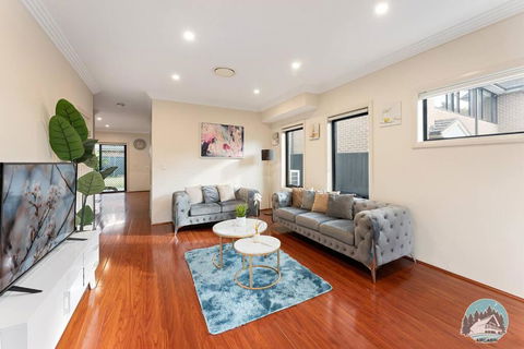 Aircabin - Carlingford - Sydney - 4 Beds House - Accommodation Search 0