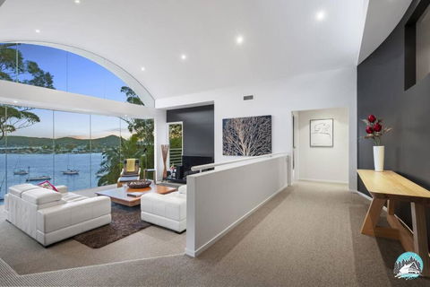 Aircabin - Daleys Point - Waterfront Retreat House - Accommodation Search 4