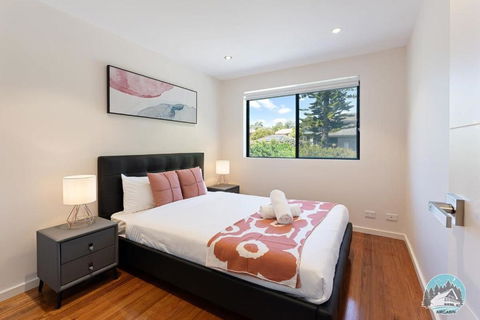 Aircabin - Eastwood - Luxury - 4 Bedrooms House - Accommodation Search 4