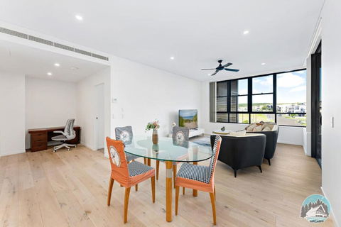 Aircabin - Shell Cove - Next To Marina - 2BR Apt - Accommodation Search 3