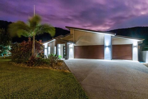 Airlie Beach Home - Accommodation Search 2
