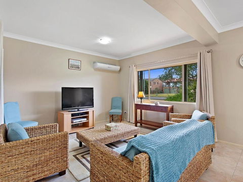 Ajax Avenue 6 - Accommodation Search 0