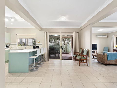 Ajax Avenue 6 - Accommodation Search 2