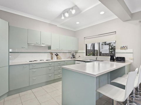Ajax Avenue 6 - Accommodation Search 3