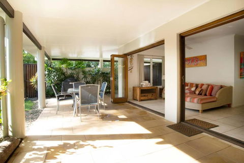 Alani - Absolute Beachfront - Sleeps Up To 10 - Accommodation Search 2