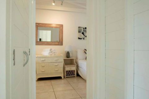 Alani - Absolute Beachfront - Sleeps Up To 10 - Accommodation Search 4