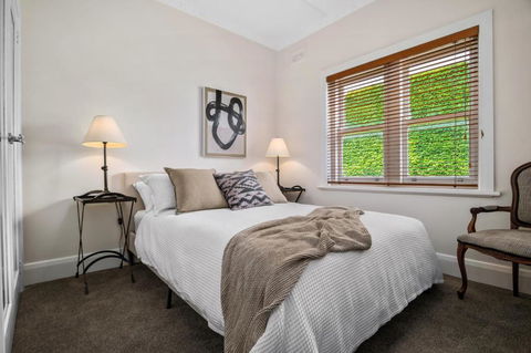 Albert Park Art Deco Gem Sleeps 5 Bevan 4 - Accommodation Search 1