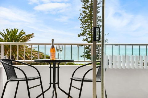 Alex Beach Apt Bilgola4 - Accommodation Search 0