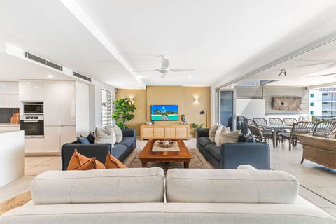 Alex Beach House, 100 Steps To The Sand, With Ocean Views - Accommodation Search 3