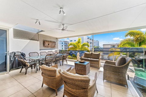 Alex Beach House, 100 Steps To The Sand, With Ocean Views - Accommodation Search 1