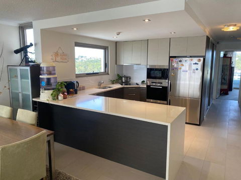 Alex Beachfront 3 Brm Apartment - 9th Floor - Accommodation Search 3