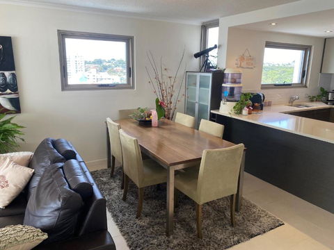 Alex Beachfront 3 Brm Apartment - 9th Floor - Accommodation Search 1
