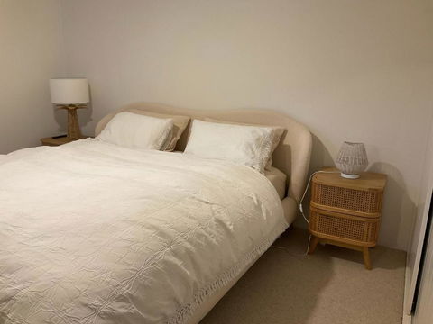 Alex Beachfront Views - Accommodation Search 3
