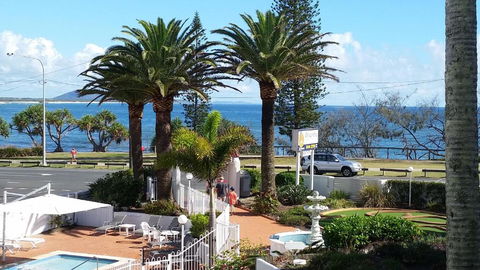 Alex Headland Beachfront - Accommodation Search 2