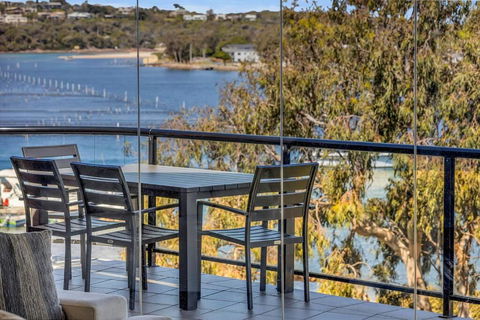 All About The View - Accommodation Search 0