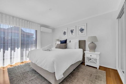 All About The View - Accommodation Search 1