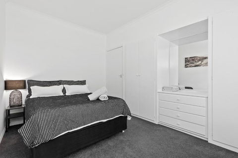 All Beached Out - 8 Guests, Cental, 450m To Beach! - Accommodation Search 4