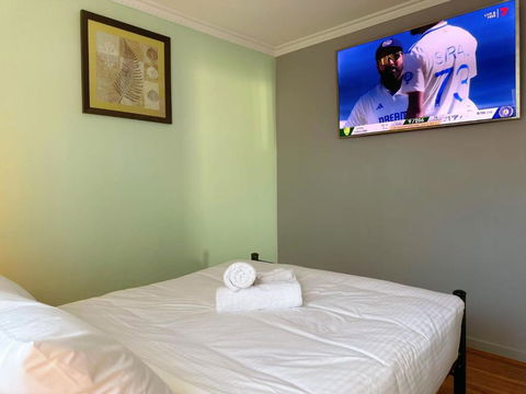 All-Seasons Comfort - Close To CBD & Air Port - Accommodation Search 4
