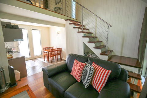 Allambie Cottages - Villa 2 - Accommodation Search 3