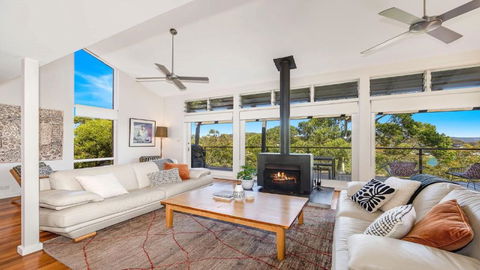Allure - Bay Views And Wifi - Accommodation Search 0