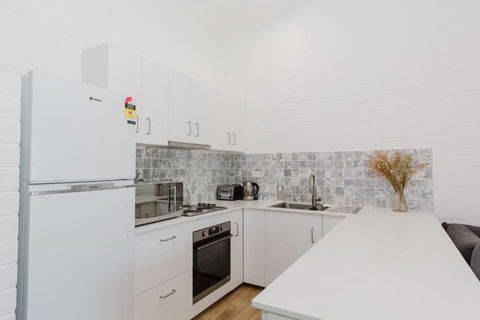 Alpha Centauri 7 Of 39 Gippsland Street - Accommodation Search 1